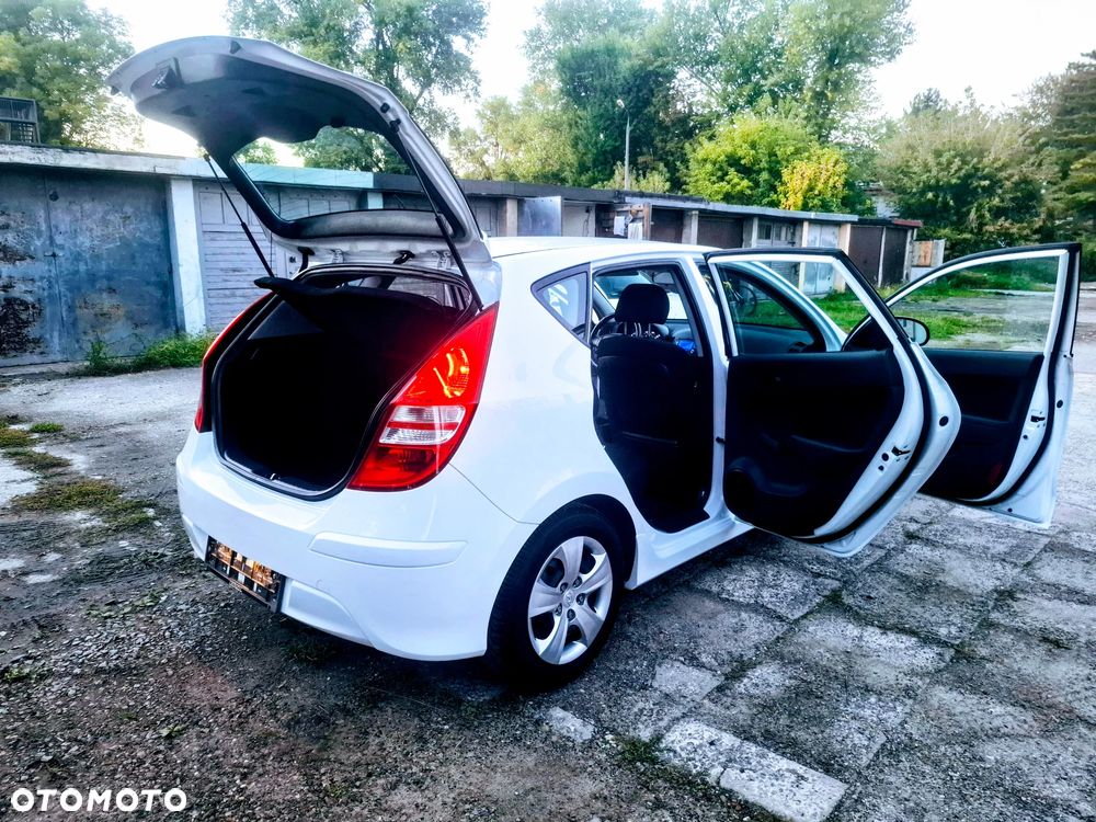 Hyundai i30 1.4 Blue Comfort - 25