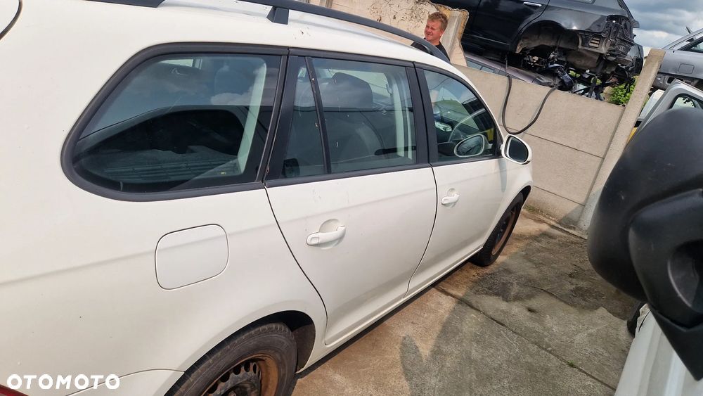VOLKSWAGEN GOLF V KOMBI JETTA DRZWI PRAWY TYŁ LR9A - 1