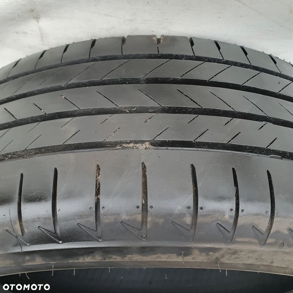 opona Bridgestone Alenza 215/60 R17 - 8