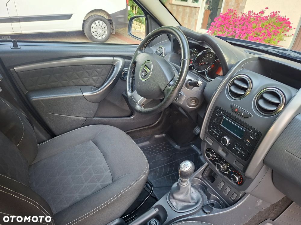 Dacia Duster dCi 110 FAP 4x2 Celebration - 11