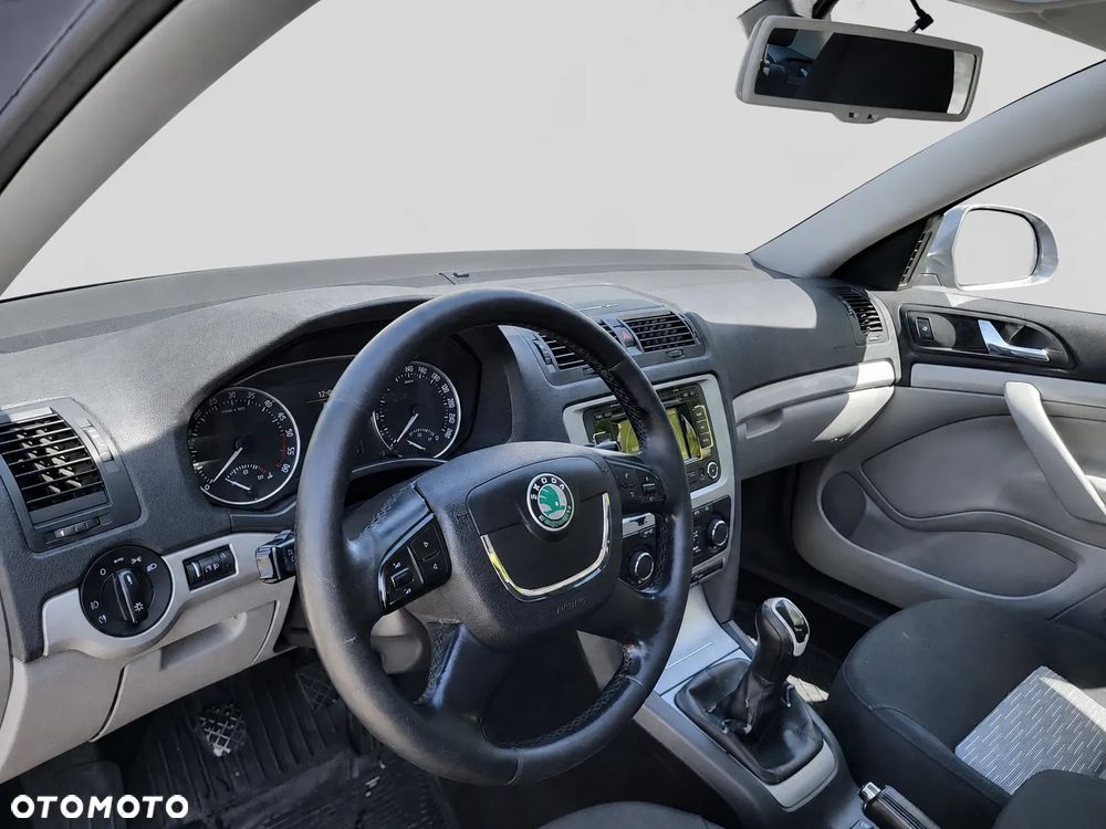 Skoda Octavia 1.6 TDI DPF FAMILY - 5