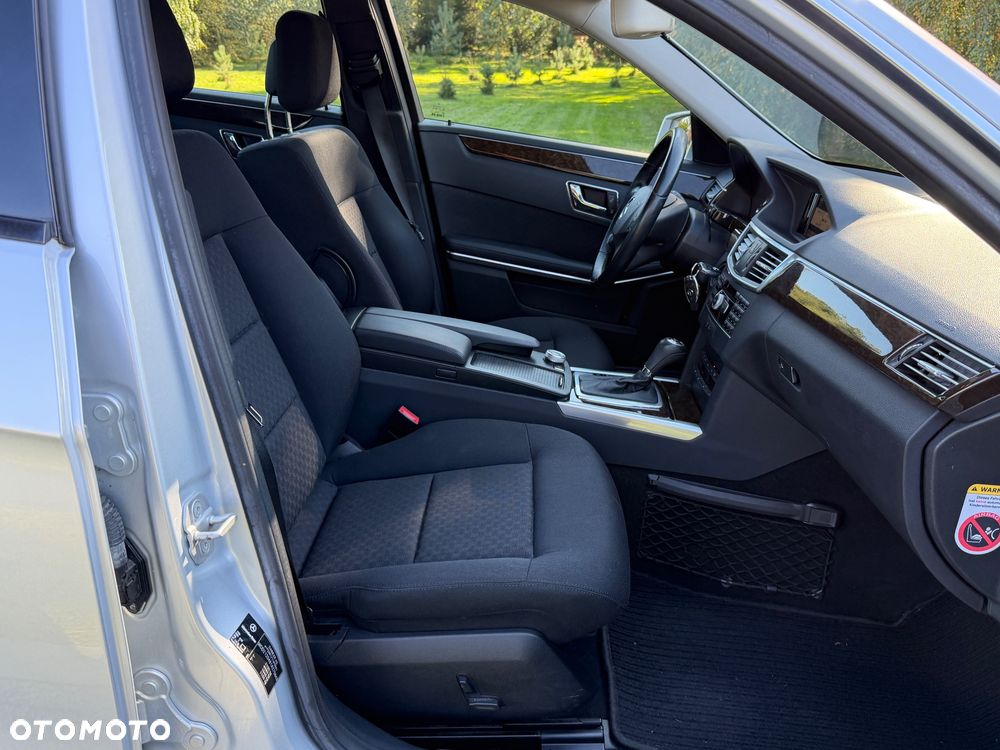 Mercedes-Benz Klasa E 200 CGI BlueEFFICIENCY 7G-TRONIC - 18