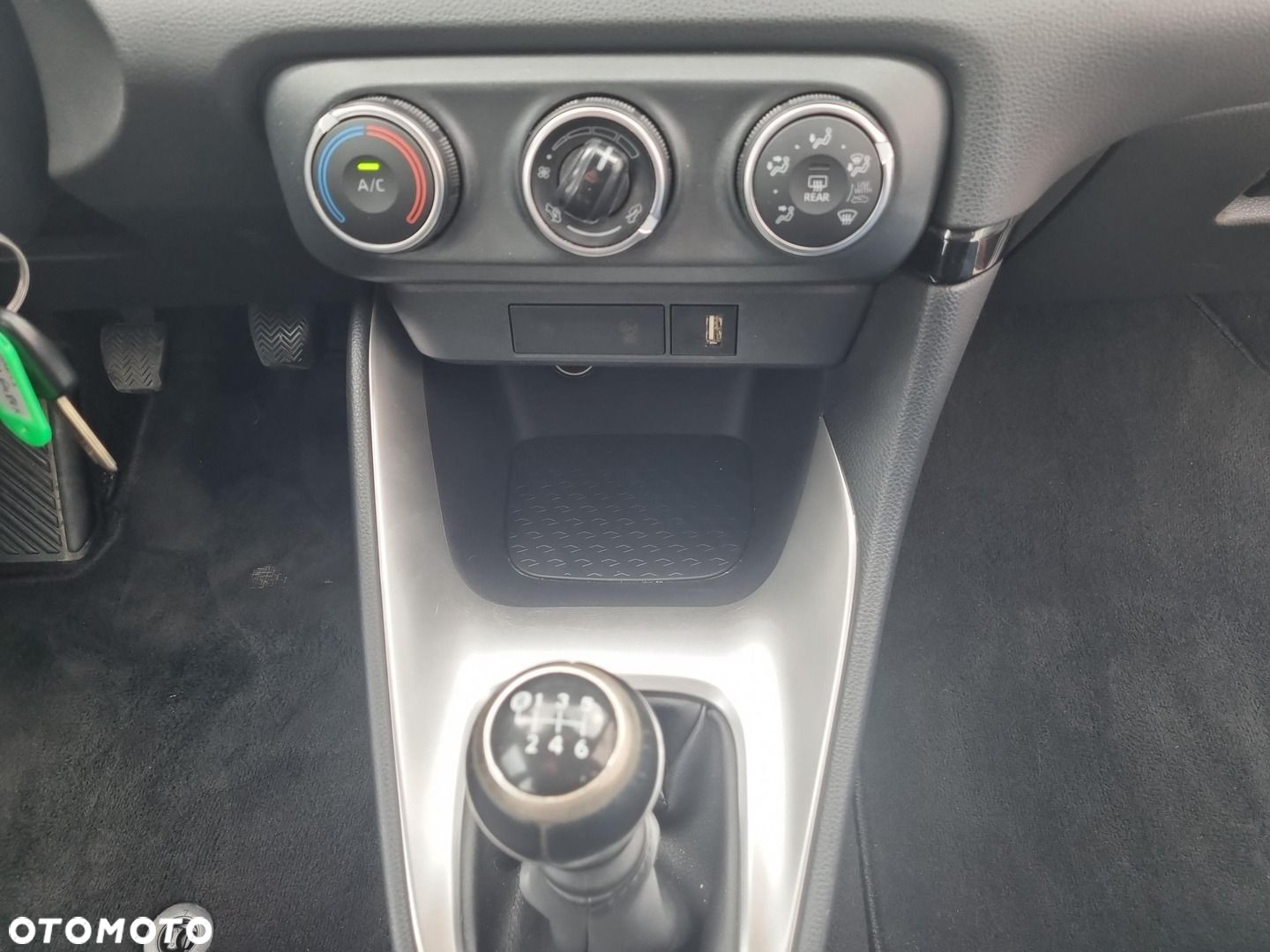 Toyota Yaris - 18