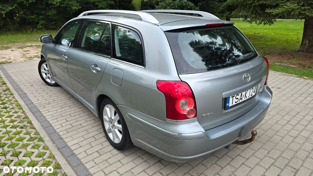 Toyota Avensis 2.0 D-4D Premium - 4