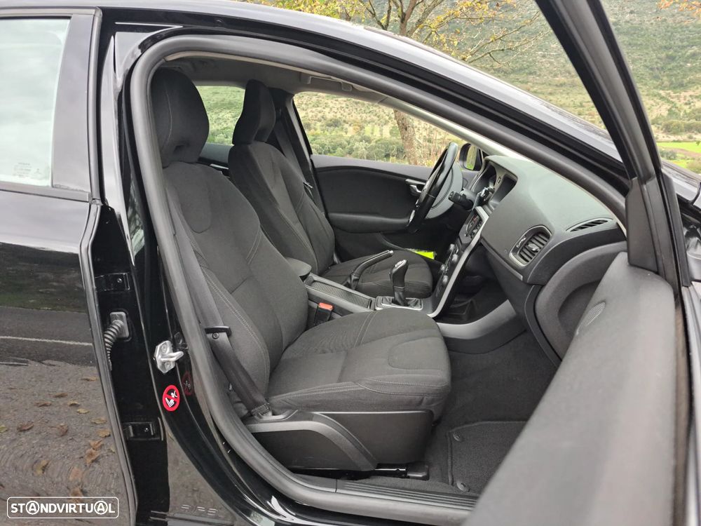 Volvo V40 D2 Kinetic - 14