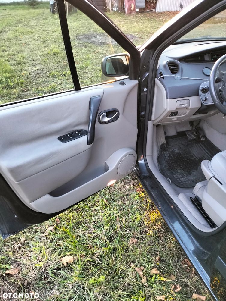 Renault Grand Scenic - 23