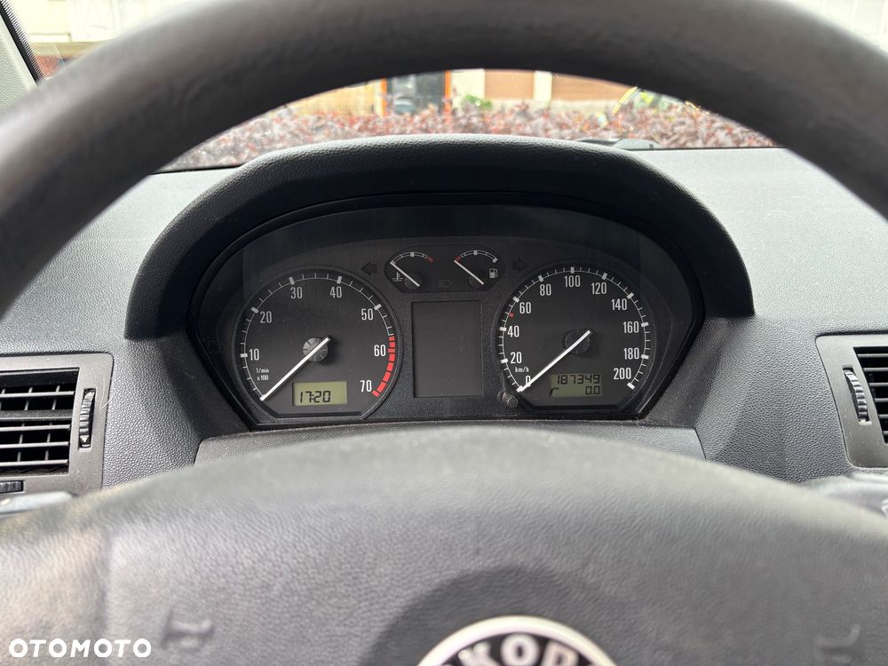 Skoda Fabia 1.2 HTP Basis - 9