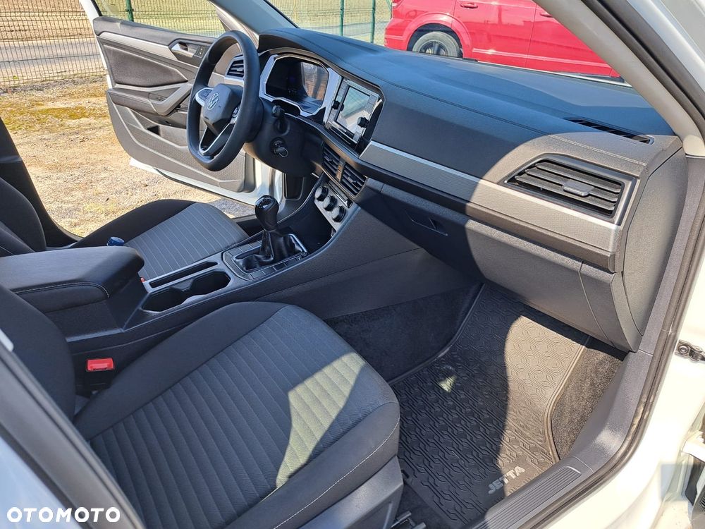 Volkswagen Jetta - 17