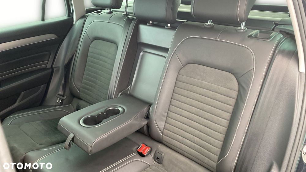 Volkswagen Passat - 12