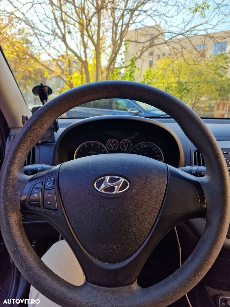 Hyundai i30 1.6 DOHC CLASSIC - 8