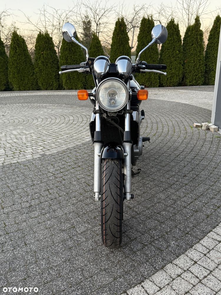 Kawasaki ER - 10