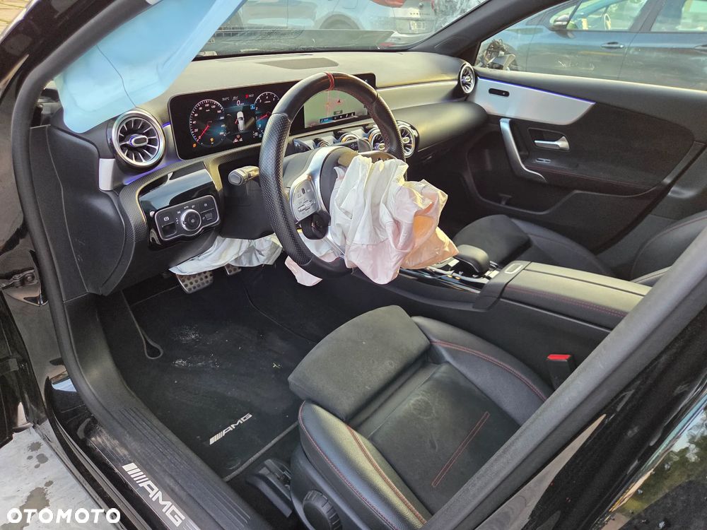 Mercedes-Benz Klasa A AMG 35 4Matic AMG Speedshift DCT 7G - 18