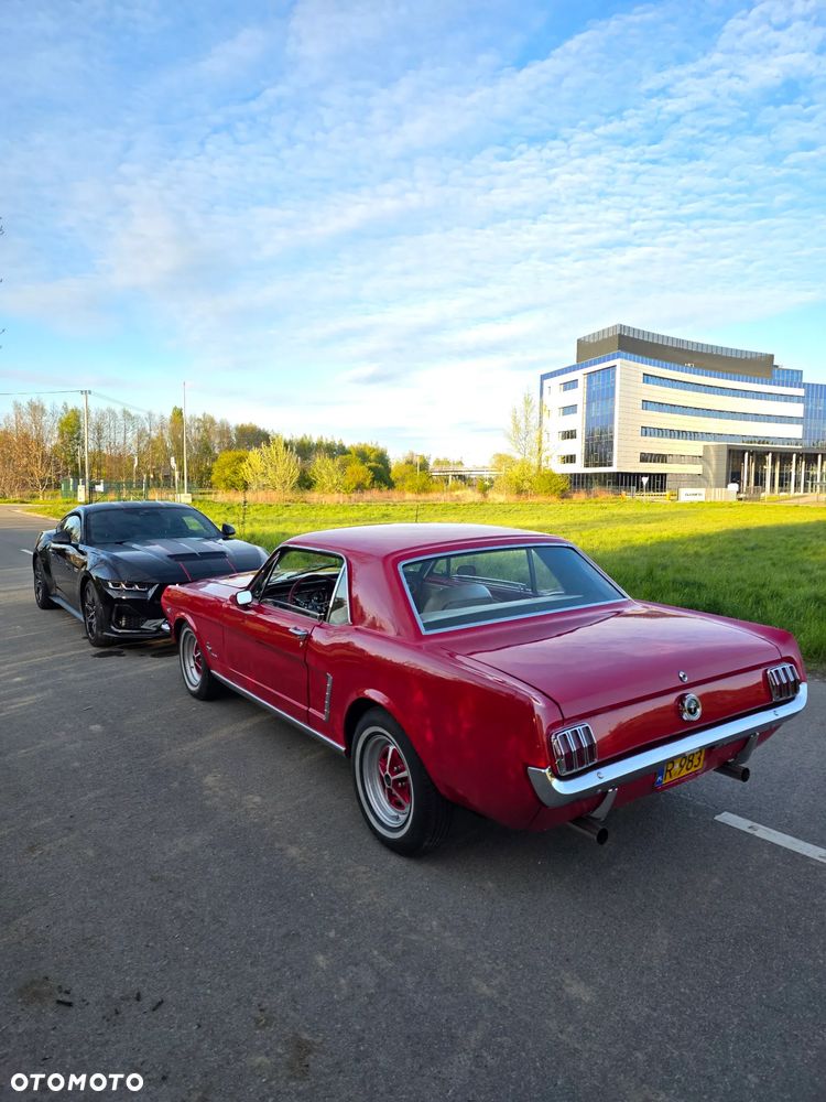 Ford Mustang - 38