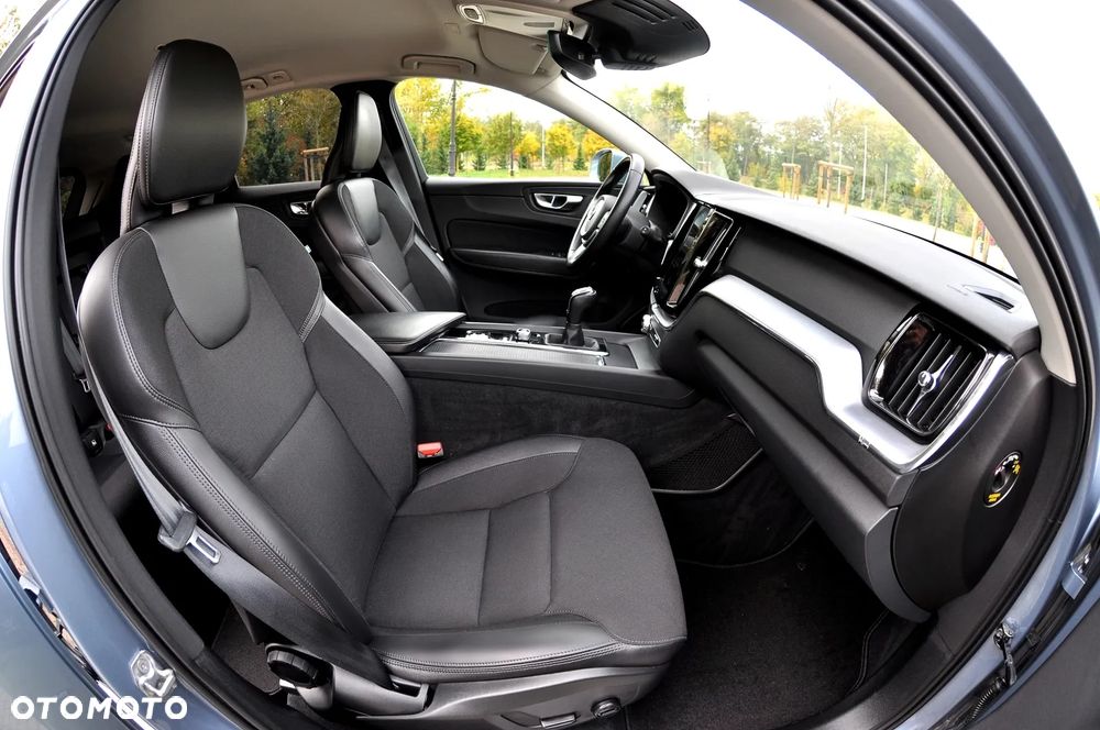 Volvo XC 60 D3 Momentum Pro - 21