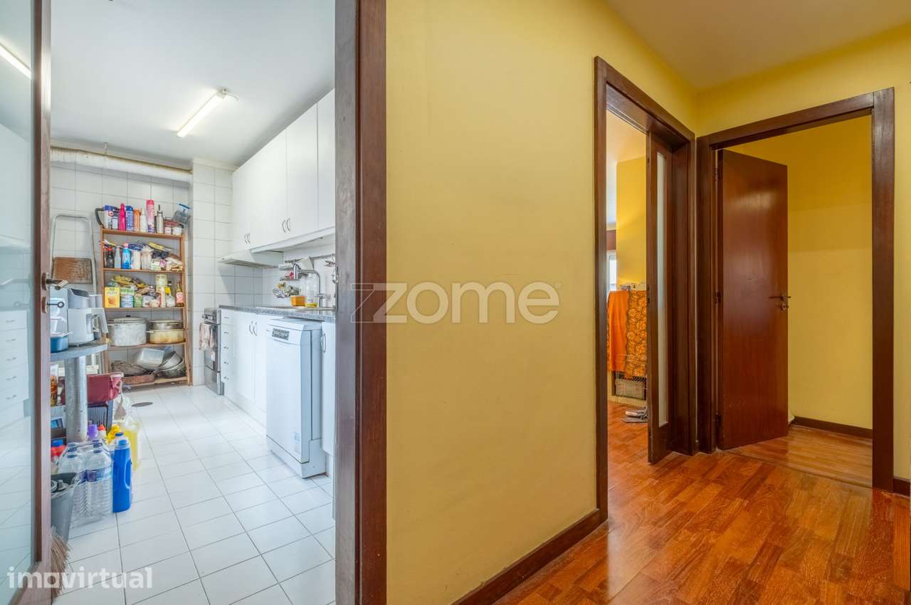 Apartamento T4 com lugar de garagem e arrumos - São Mamede de Infesta - Grande imagem: 4/31