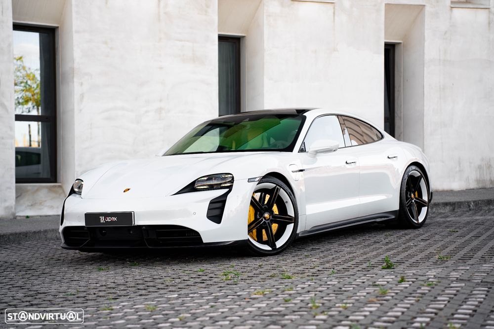 Porsche Taycan Turbo S - 11