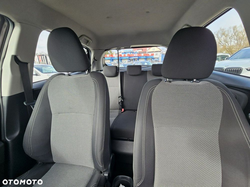 Toyota Yaris Hybrid 100 Business Edition - 15