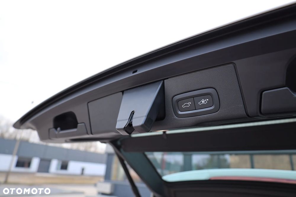 Volvo XC 60 T6 AWD Recharge Geartronic RDesign - 34