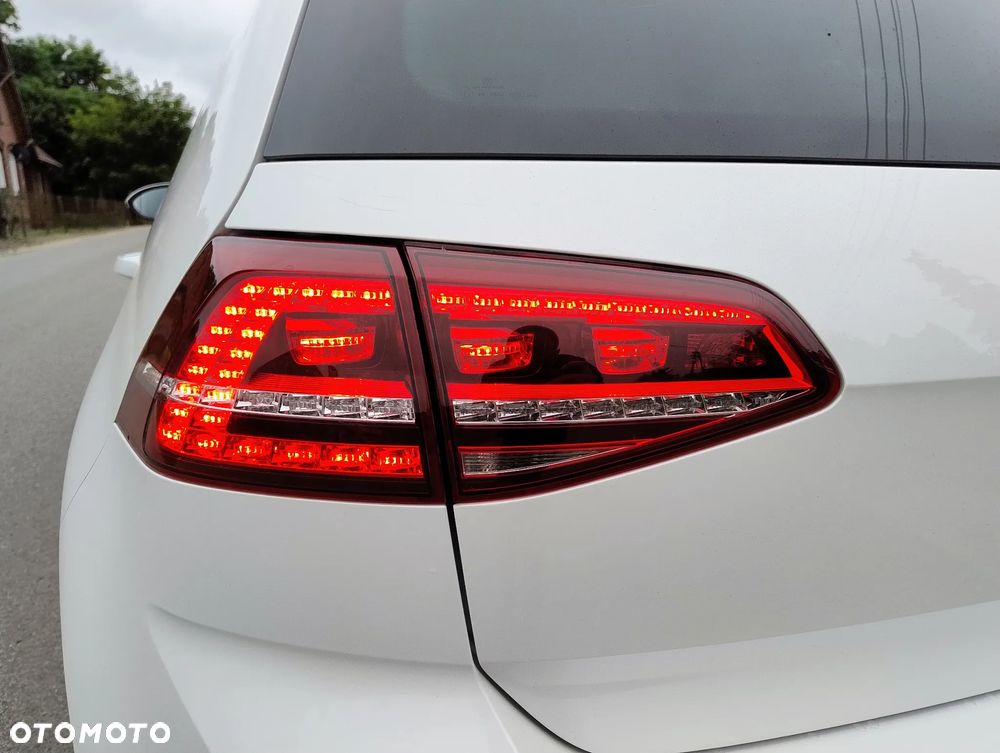 Volkswagen Golf - 31