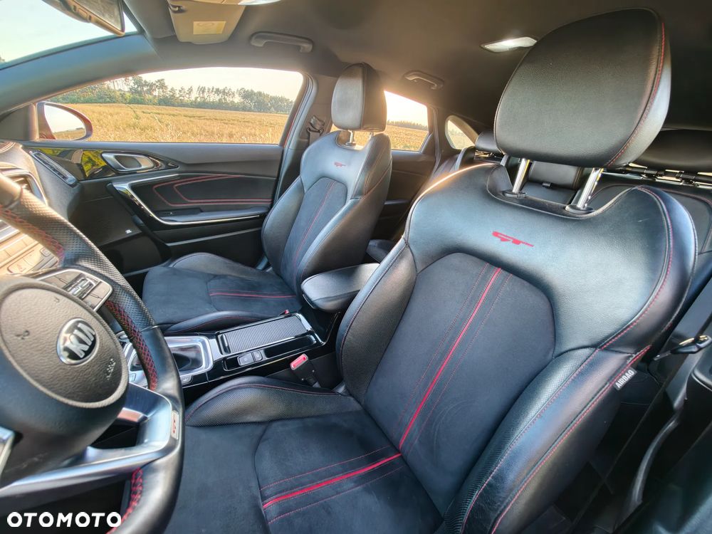 Kia ProCeed - 10
