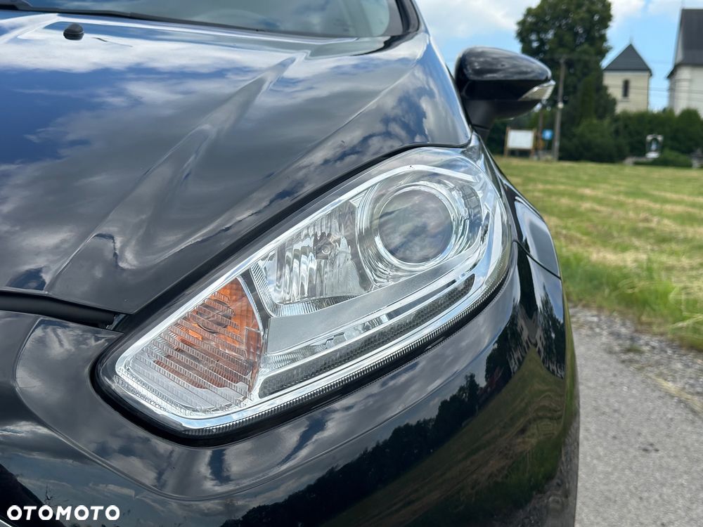Ford Fiesta 1.0 EcoBoost S&S TITANIUM - 24