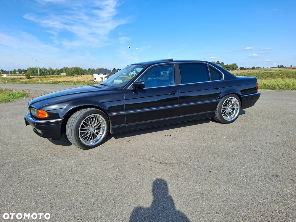 BMW Seria 7 740iL - 3