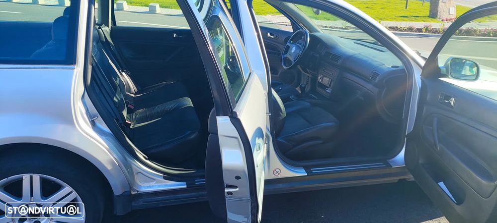 VW Passat Variant 1.9 TDi Highline - 16