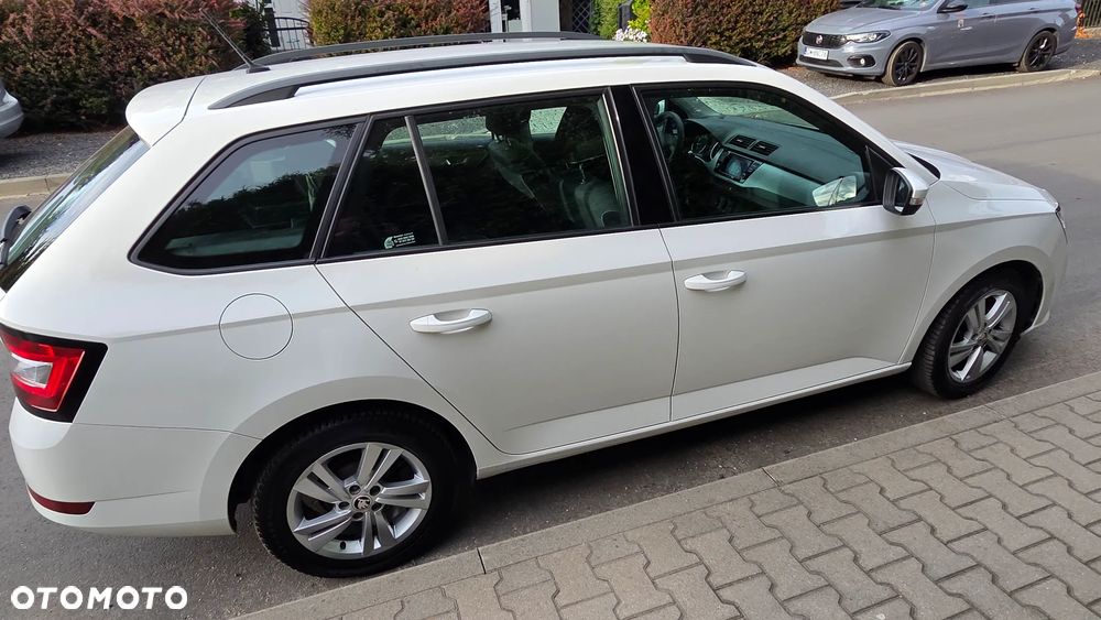 Skoda Fabia 1.0 Style Color - 8