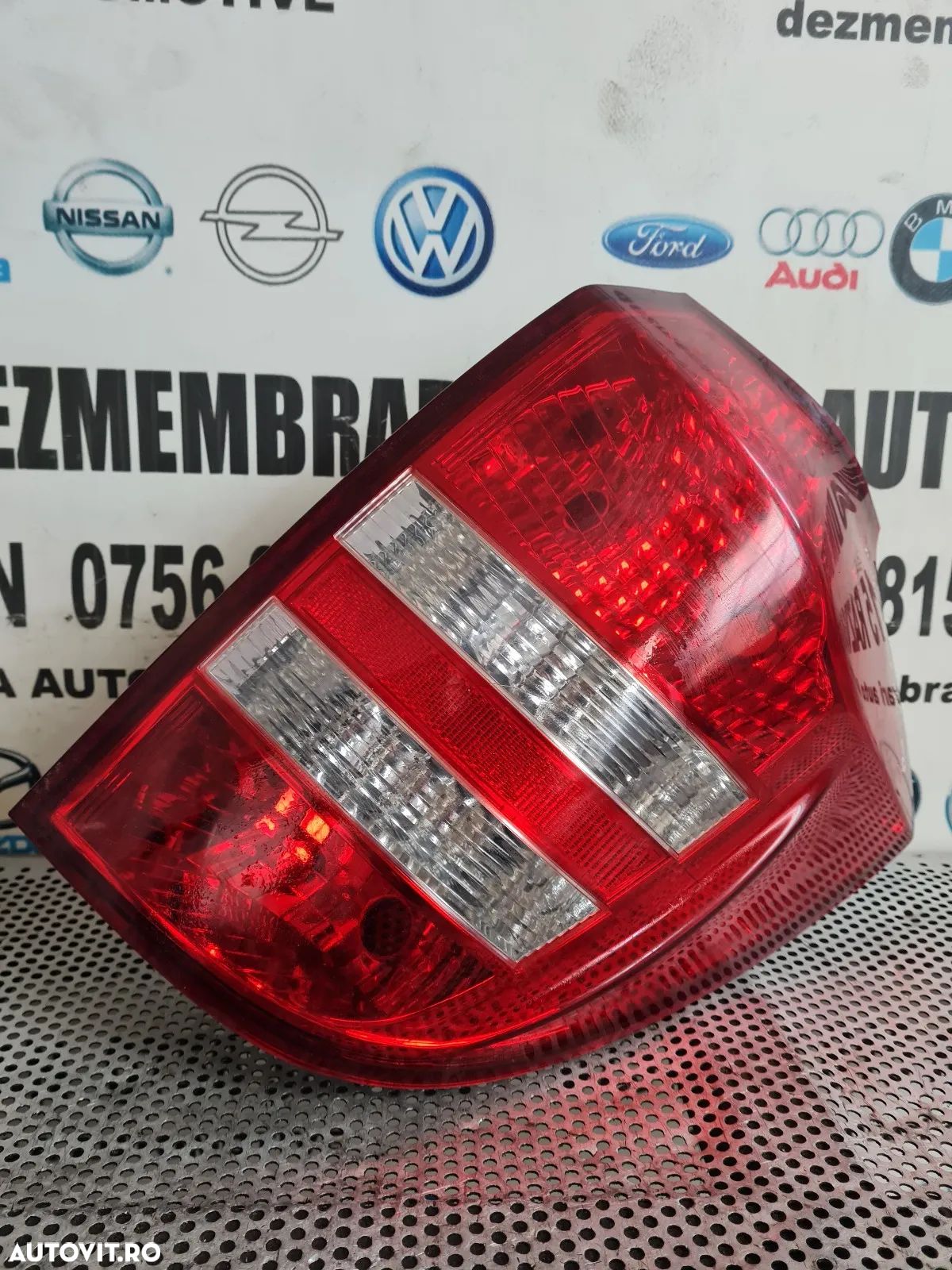 Lampa Stop Tripla Drepta Kia Ceed Break Combi An 2004-2005-2006-2007-2008-2009 - Dezmembrari Arad - 1