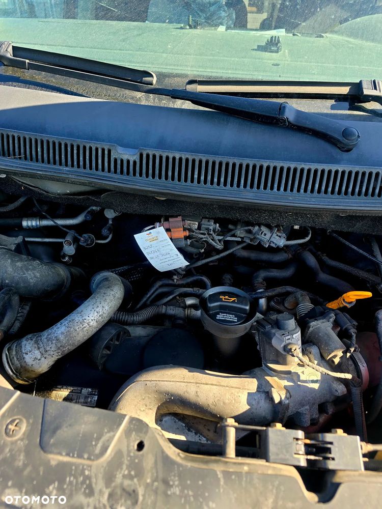 Volkswagen Caravelle - 9