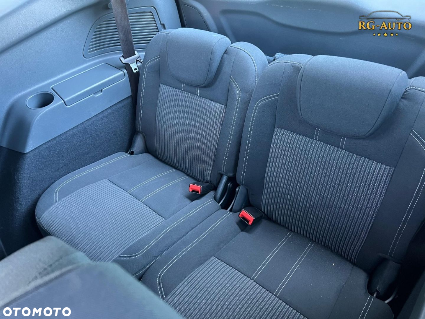 Ford Grand C-MAX - 28