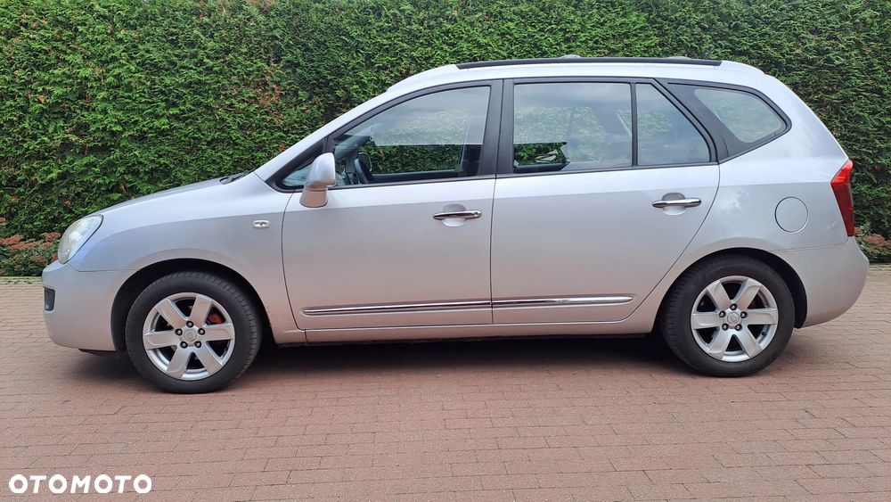 Kia Carens - 1