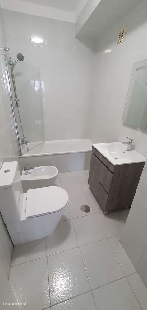 Apartamento T1 restaurado ,  Praia da Amorosa (Exp. Poente) - Grande imagem: 3/8
