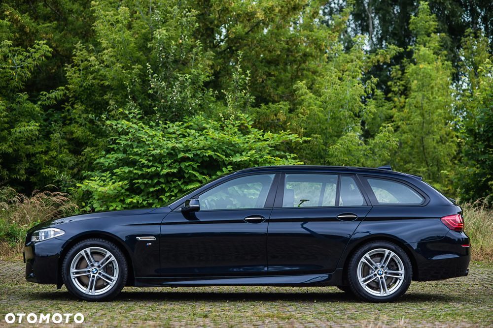 BMW Seria 5 525d xDrive - 26