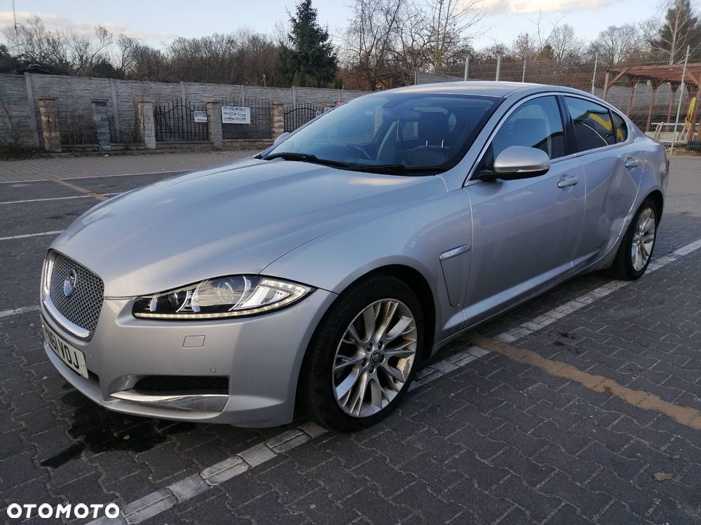 Jaguar XF 2.2 D - 6