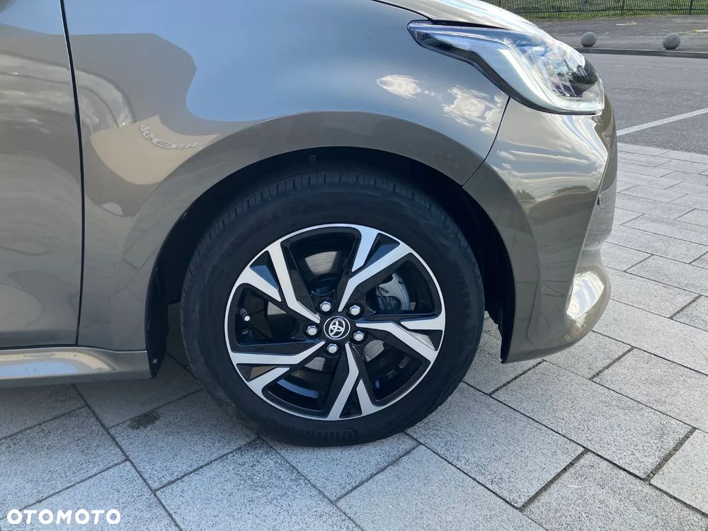 Toyota Yaris Hybrid 1.5 Style - 11