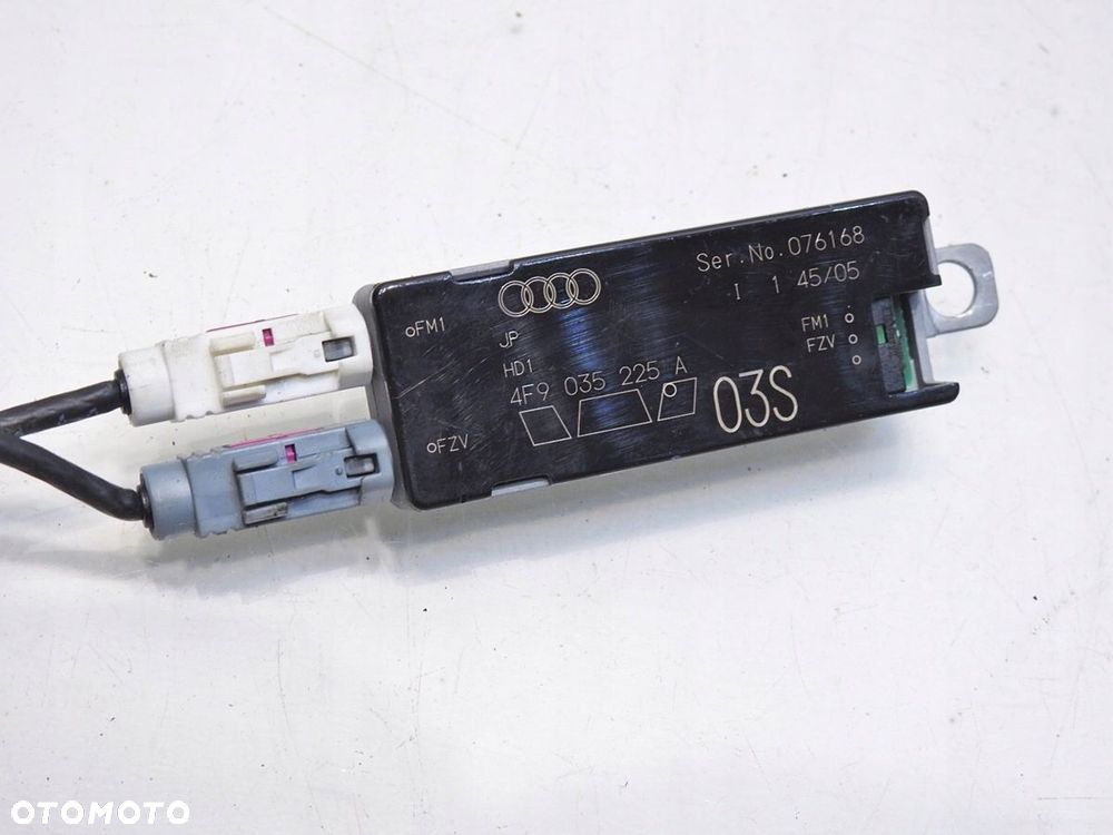 WZMACNIACZ ANTENY AUDI A6 C6 4F9035225A - 2