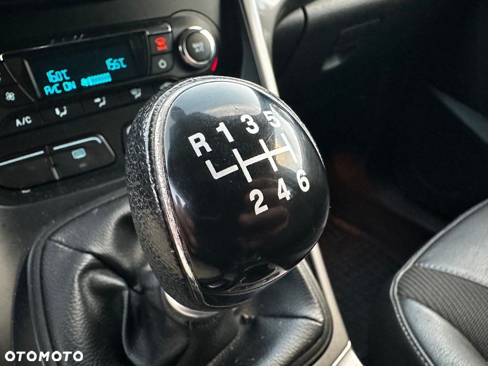 Ford Kuga - 35