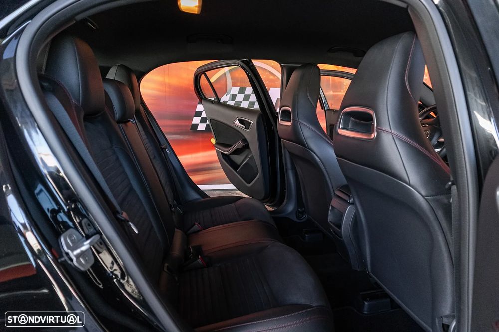 Mercedes-Benz GLA 180 d AMG Line - 20