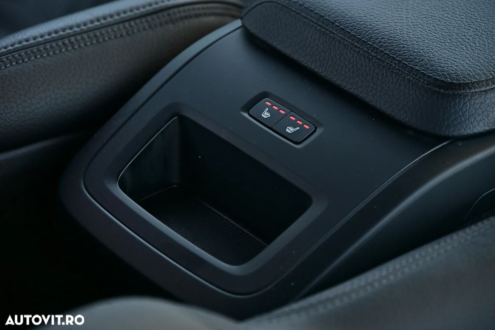 Volvo XC 60 D5 AWD Geartronic Inscription - 25