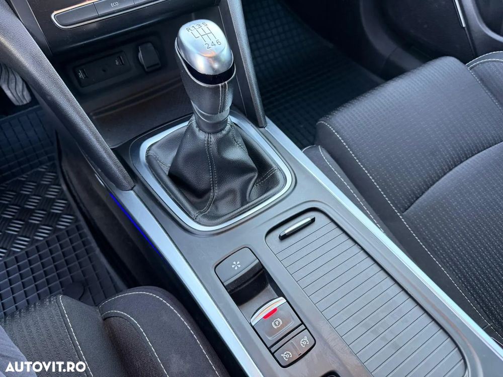 Renault Megane Grandtour TCe 140 GPF INTENS - 9