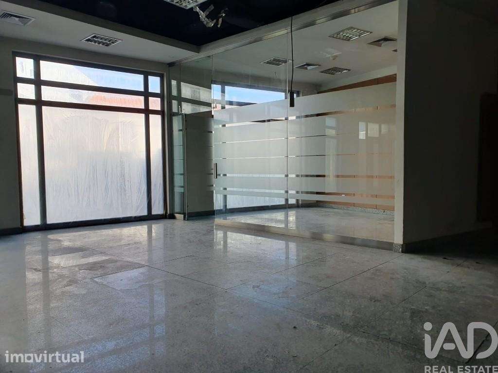 Loja / Estabelecimento Comercial em Samora Correia de 220,00 m2 - Grande imagem: 2/9