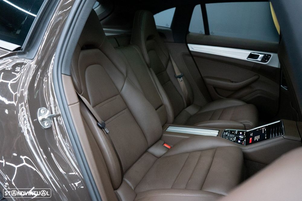 Porsche Panamera Sport Turismo 4 E-Hybrid - 8