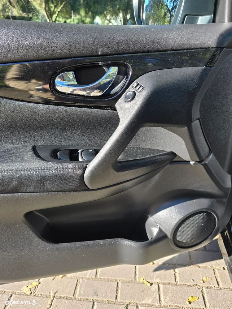 Nissan Qashqai 1.5 dCi N-Connecta 18 - 8