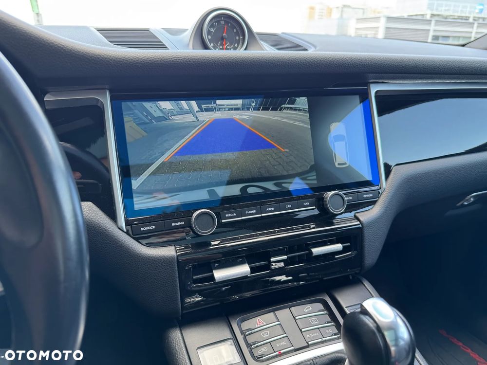 Porsche Macan - 26