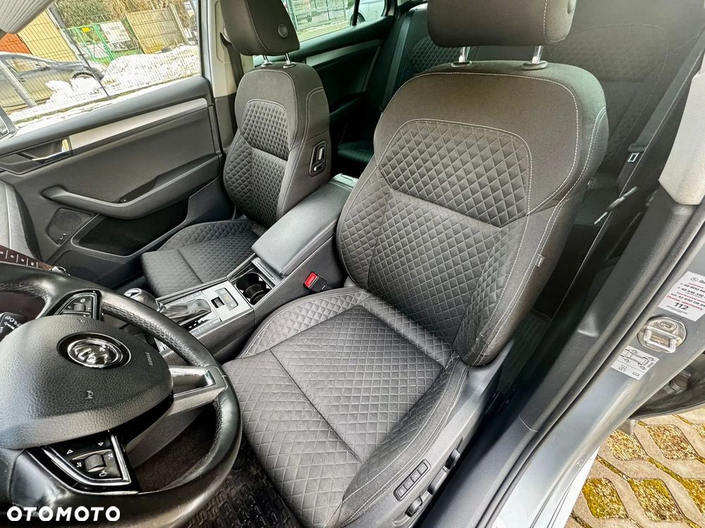 Skoda Superb 2.0 TDI Style DSG - 20