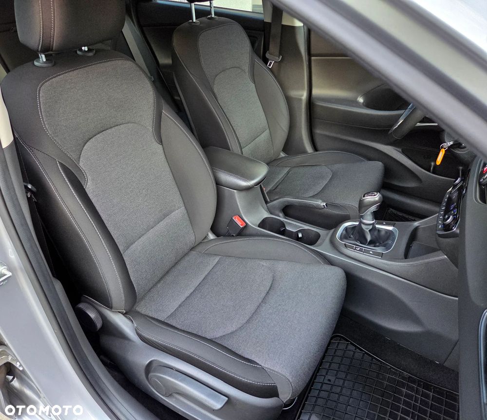 Hyundai i30 1.5 DPI Smart - 17