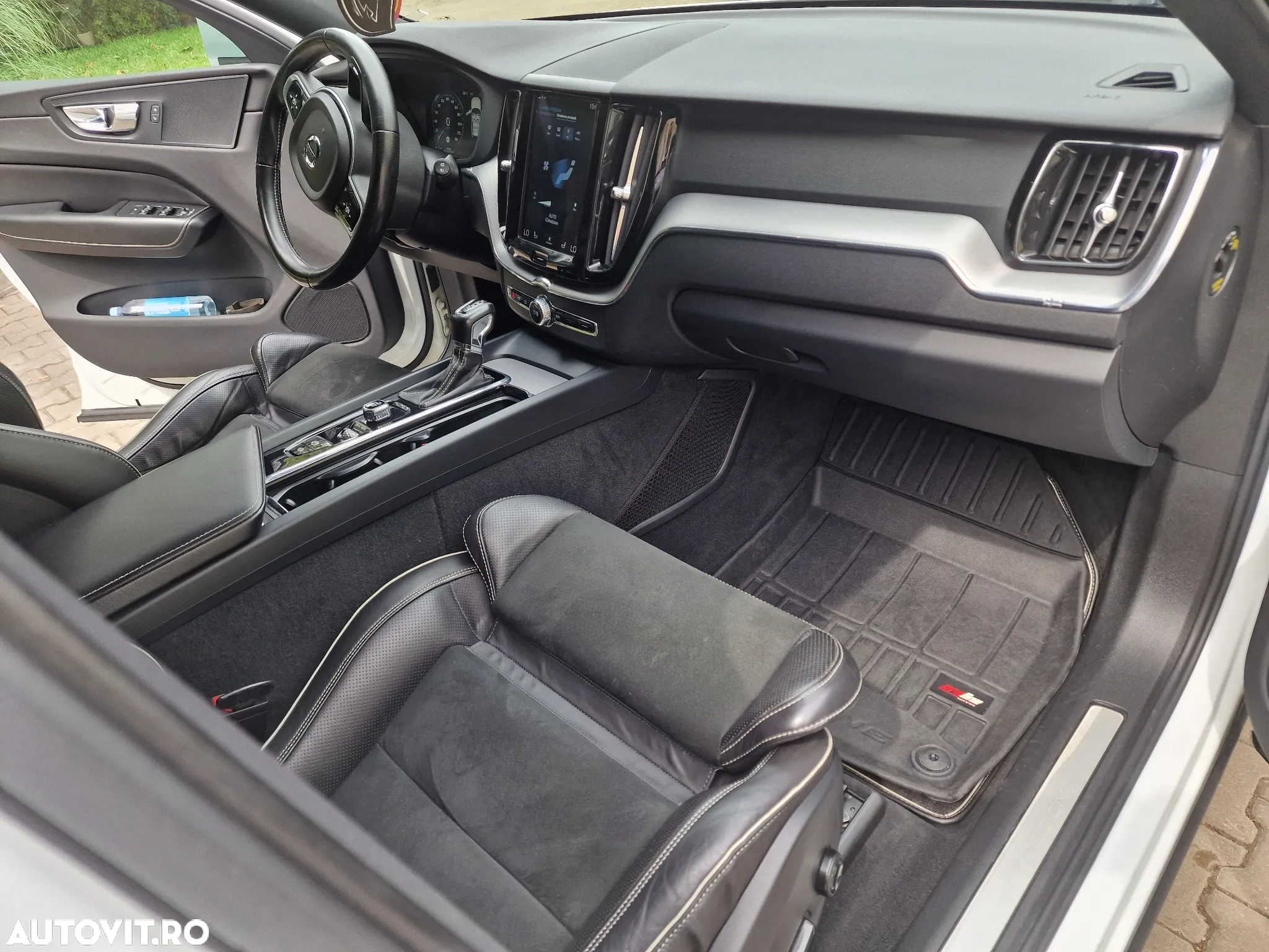 Volvo XC 60 D4 AWD R-Design - 8