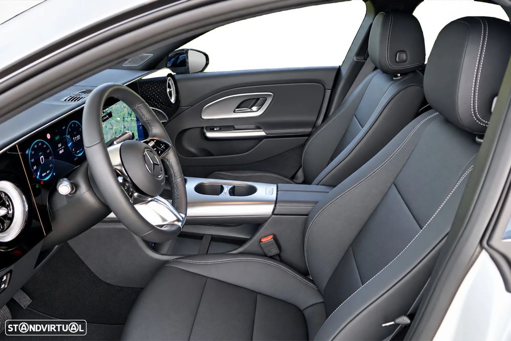Mercedes-Benz CLA 180 Standard - 13