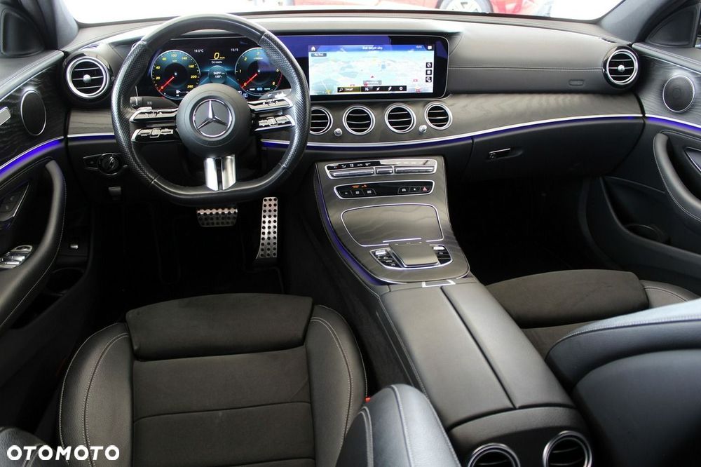 Mercedes-Benz Klasa E 220 d 4Matic 9G-TRONIC AMG Line - 12